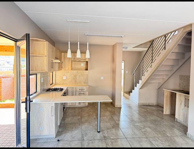 3 BEDROOM DUPLEX FOR SALE IN JACKAROO PARK